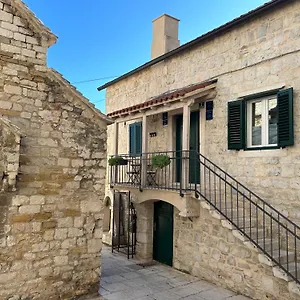 Perfectly Located Cherry Stone House , Split Croatia